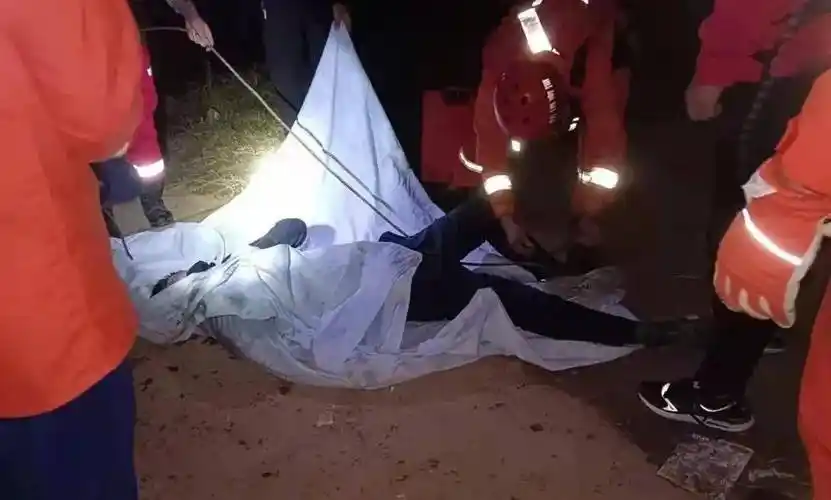 突发悲剧邓州七里河一男孩掉入河中打捞上来已身亡