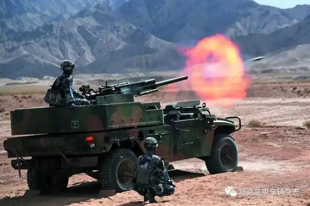 国产82毫米车载速射迫击炮下