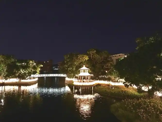 东莞寮步横丽湖景观工程完成升级改造并亮灯夜景绚丽迷人成休闲游玩好