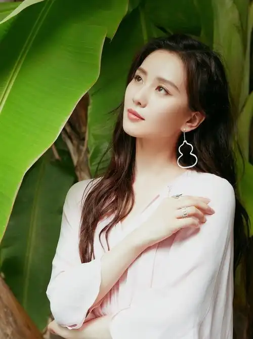 陆柯燃水洗橙发色超抢镜 获迷妹拍照人气爆棚