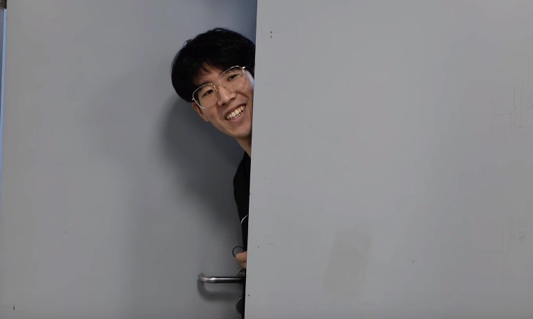 ig三叉戟以别样的方式再聚,theshy探头的样子让人泪