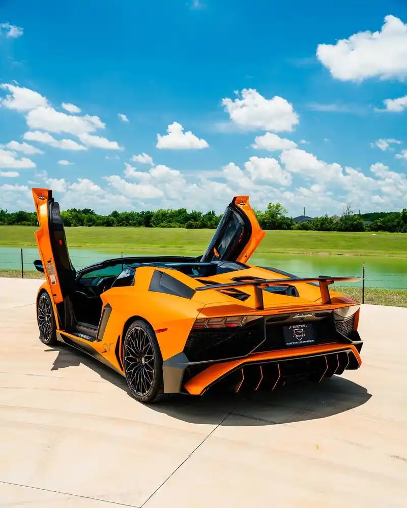 兰博基尼aventador sv roadster华丽变身,哑光漆面更具质感