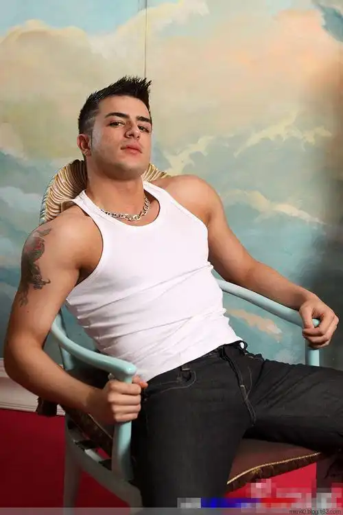 19(5)harry louis人见人爱的帅哥menatplay - 图影库 - 图影库