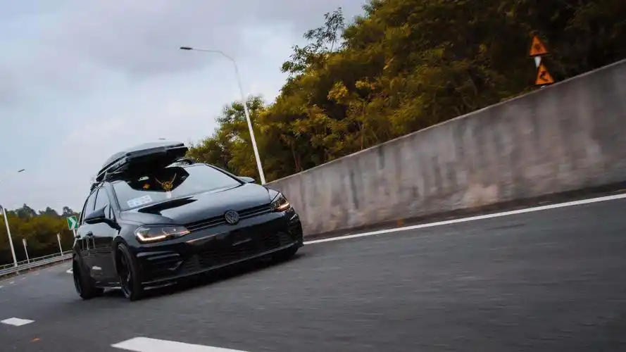 轻改后200多匹的高尔夫r-line,变身拉货改装两不误的黑武士