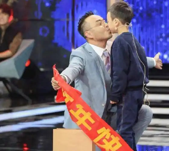 汪涵儿子做客《天天向上》,六岁模样酷似霸总,长大后要求出道!