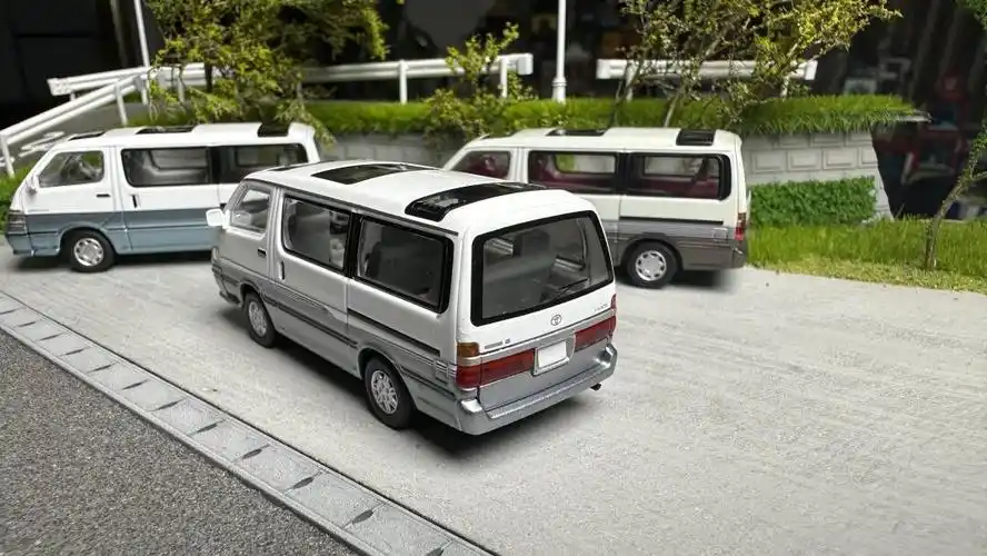 两广运兵车-丰田第四代海狮|tlv