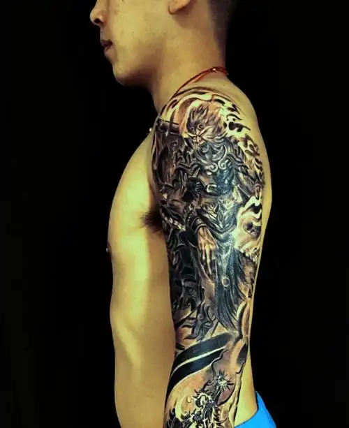 花臂经典个性邪龙纹身图案