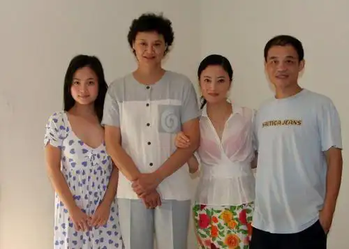 女排功勋球员周晓兰退役后定居美国育有2女感谢祖国栽培