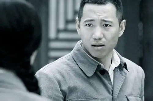 谷智鑫《武工队传奇》被赞萌 大方献荧屏初吻谷智鑫饰另类英雄王亮