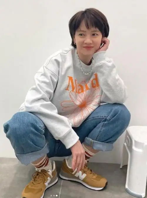 宋智孝运动风格近照活力十足短发造型适配度高