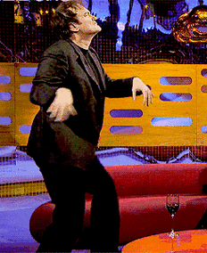 《饥饿游戏》完结了 可锤弟穿中山装是暗讽谁?