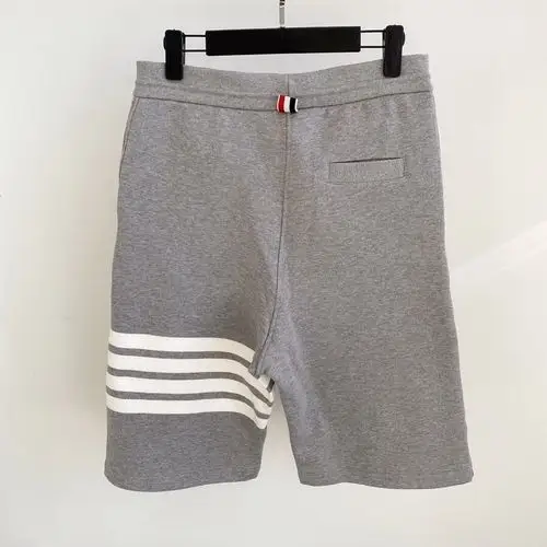 tb经典四道杠短裤尺码表_男士穿搭_百搭_夏天去哪玩_时尚_穿搭