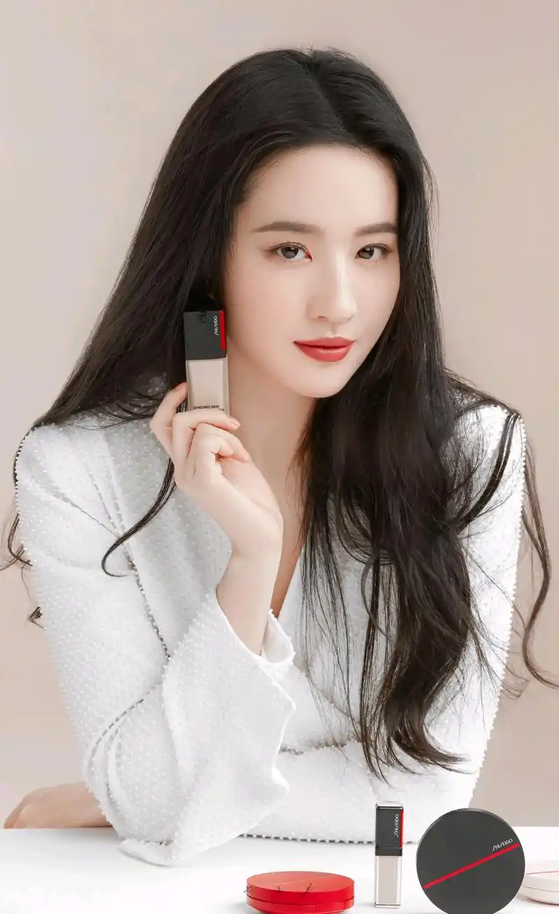 精美图集|刘亦菲五官精致,优雅大方