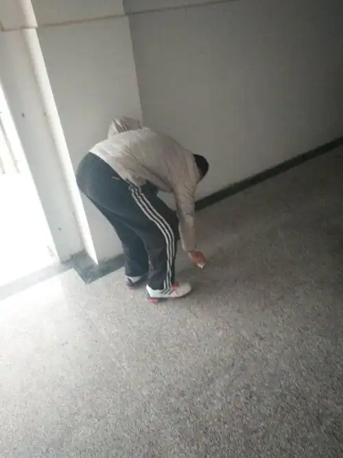 践行"弯腰行动",构建大美一初