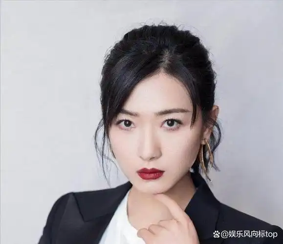 对话万茜爆料黄晓明投喂全组cue王耀庆来演谍战剧搜狐娱乐:这次带着新