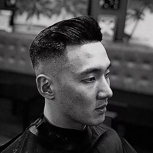 最流行的男士油头发型