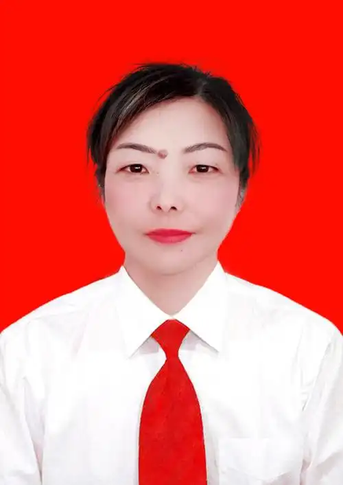 麻烦把这张照片p成穿白衬衫,带红领带,红色背景的证件照,谢谢,急求!