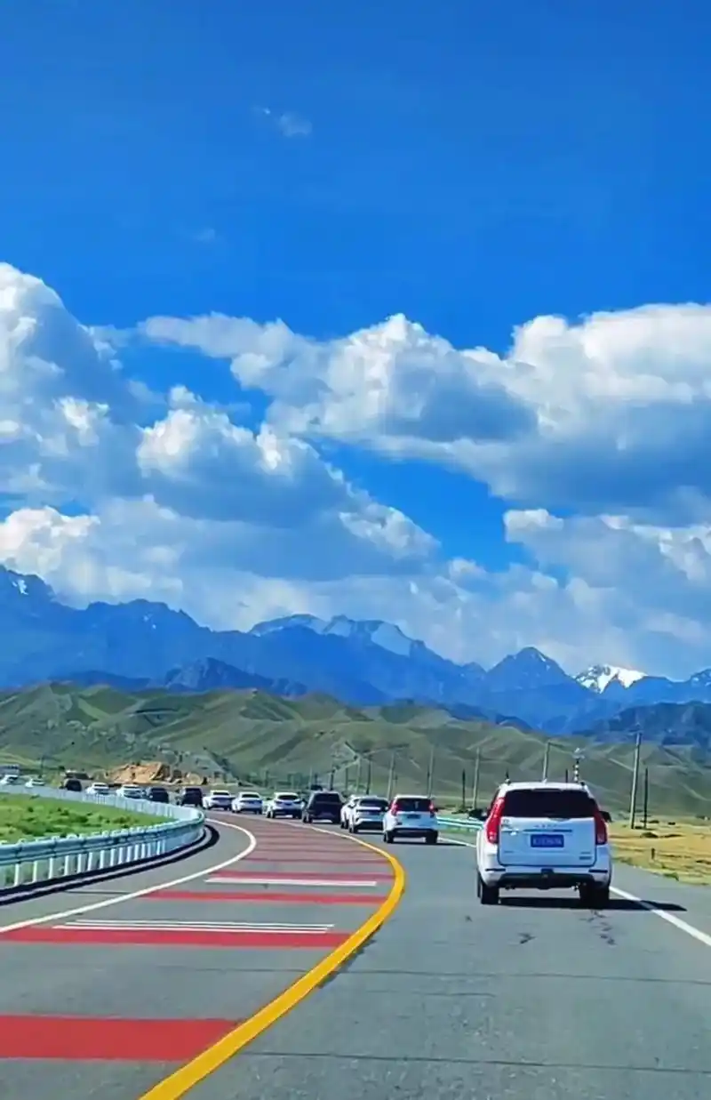 与其向往,不如出发,人生一定要走一次新疆的封神之路——独库公路