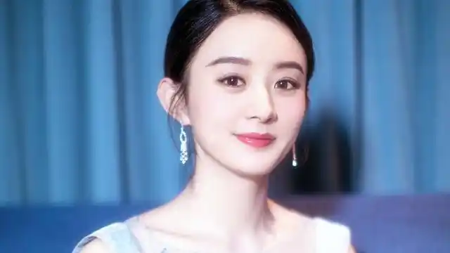 看完春晚,完全理解女明星需要央视妆容了,赵丽颖真的惊艳