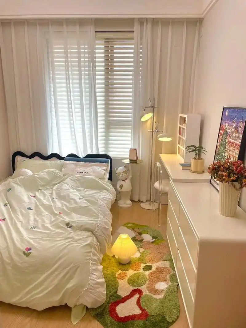 巴掌大卧室!这样布置的好看又实用!