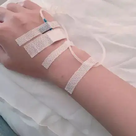 女生输液照片,请假专用