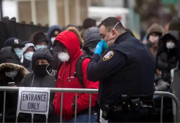 美国确诊超245万例 单日新增确诊超4万例 重启经济计划将推迟_疫情