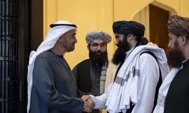 获俄罗斯承认后,阿塔私下会见美国官员,行为举动十分怪异