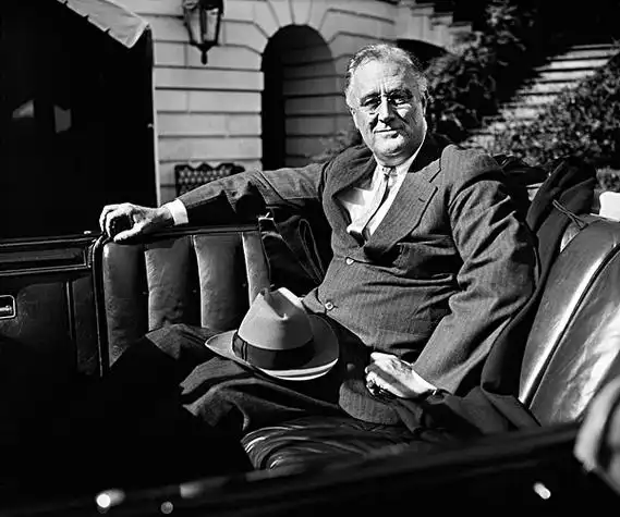 美国一艘军舰向罗斯福乘坐的战舰发射鱼雷,结果怎样