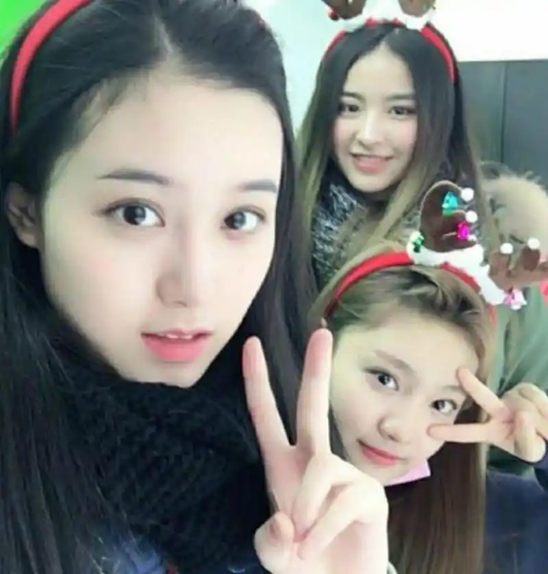 徐艺洋,宁艺卓,金子涵是同期练习生,现仅宁艺卓坚持并作为aespa成员