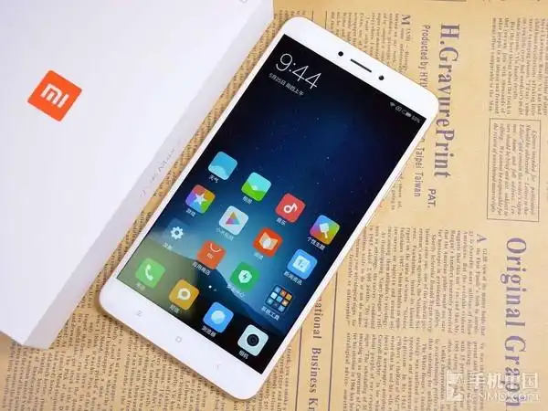 小米max 2 4 32版本开售 1399待机之王