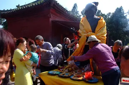 逛千年中岳古庙会,品老家河南的味道|逛千年中岳古庙会,品老家河南的