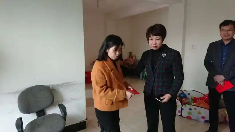 区委常委,宣传部长王晓莺慰问"感动泉港道德之光"人物陈丽琴