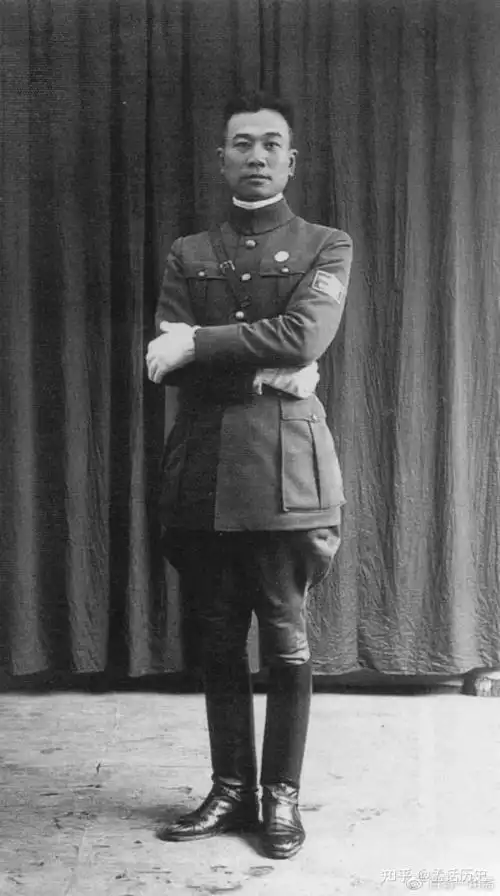 女谍之恋一个国民党将领的乱世传奇