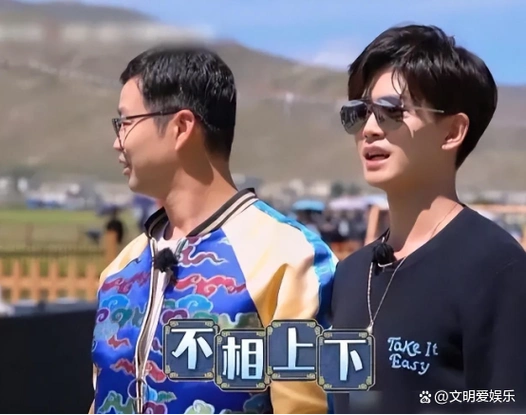 长得英俊帅气,却输在"个子矮"上,这5位男星的外形反差太大了