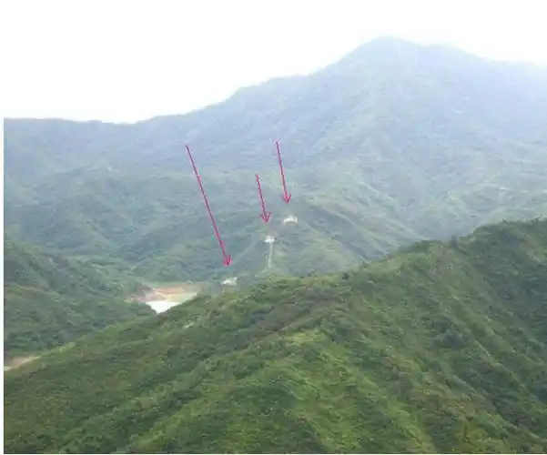 但是研究一个穴场的风水,只看前来的龙脉和融结的龙穴,左右的龙虎山