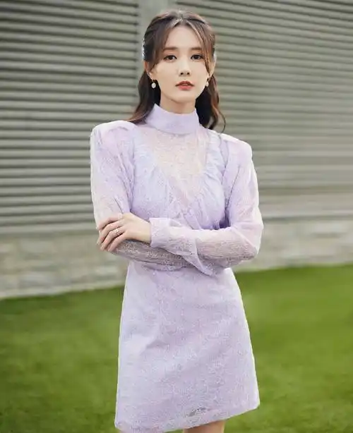 李一桐,1990年出生于中国山东省,身高164厘米,体重42公斤.