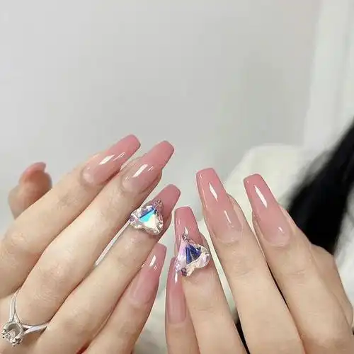 嘟嘟瓜美业网:夏日渐变美甲的正确打开方式,你get了吗?