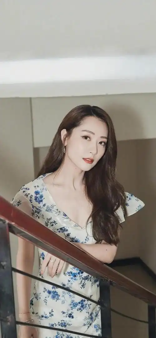 白冰的美大气优雅迷人妩媚