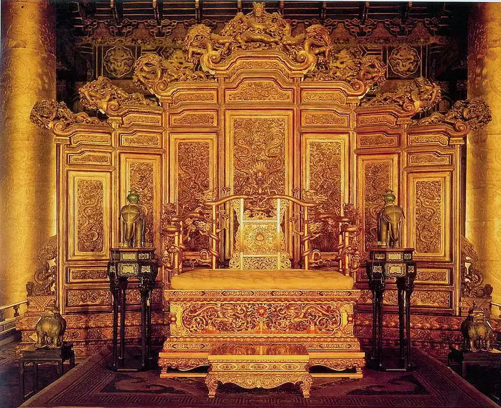 清朝皇帝坐了两百年的龙椅 其实是明朝皇帝留下来的_故宫