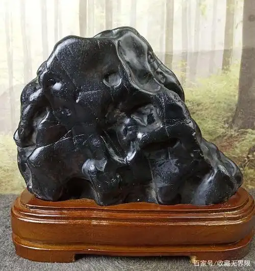 来宾黑珍珠原石, 浮雕奇石