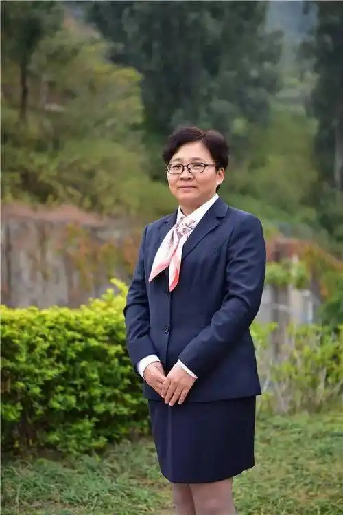 巾帼风采市七中三八妇女节优秀女教师代表风采展一