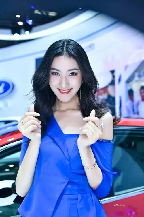 2018重庆悦来国际车展靓丽车模.