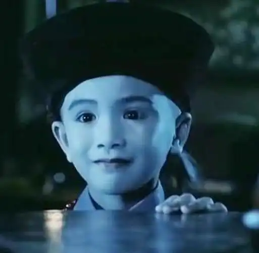 当年英叔电影里最呆萌的僵尸小演员,今却成如此模样