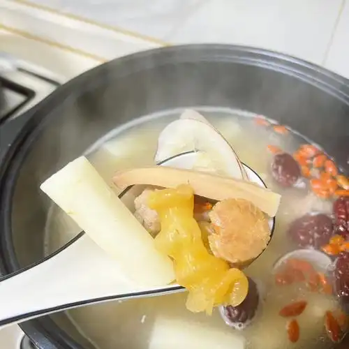 多喝热汤少喝热水