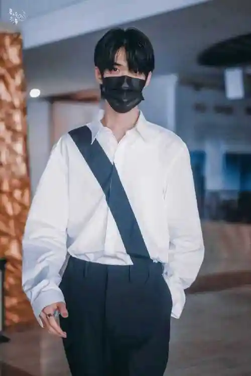 zt#张腾nate#海花岛衬衫承包商花美男张腾1999年7月22日出生,身高187