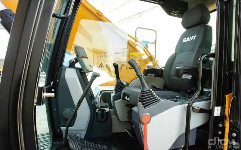 蓝朋友上线三一sy215e电动挖掘机又升级了