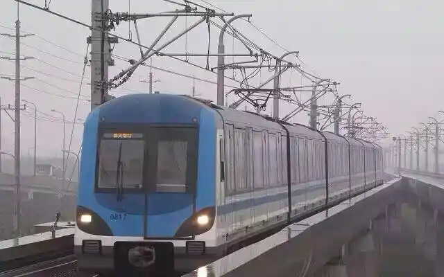 【上海地铁】#8上海地铁8号线泥鳅二世进站,泥鳅出站,蓝精灵进站