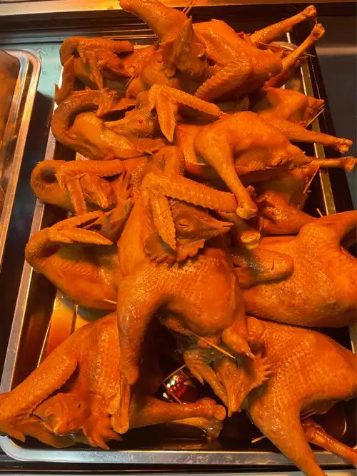 麻将鸡甲鱼大猪蹄鸭头脖子鸡杂拼盘应