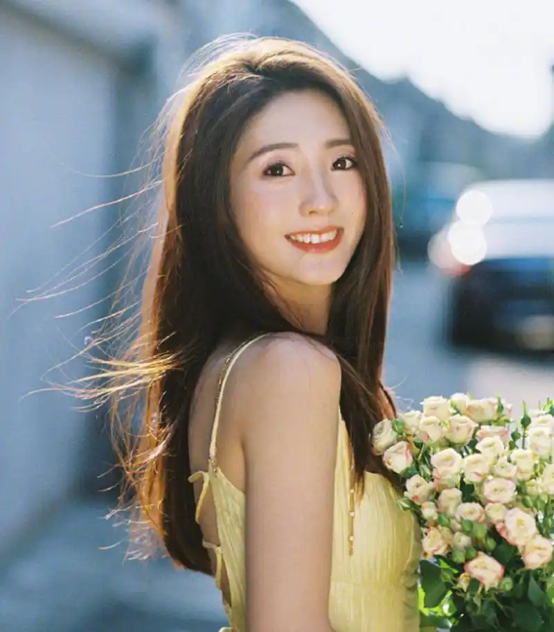 邢菲说秋天就像谈恋爱一样,让人心情愉悦,感觉美好!93 #邢菲