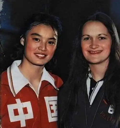 "女排明星"周晓兰:丈夫是男排名将,辞官赴美28年,如今怎样了